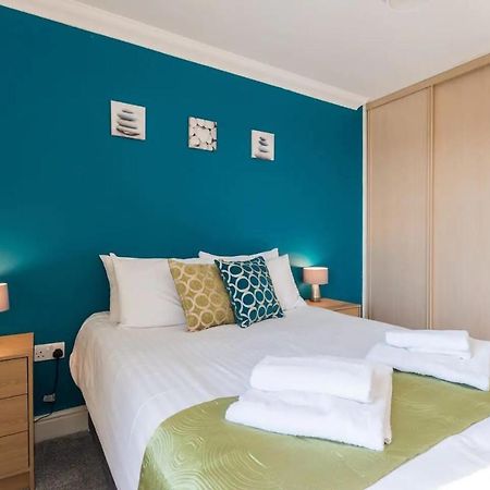 Godwin Court Apartments Swindon Esterno foto