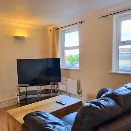 Godwin Court Apartments Swindon Esterno foto