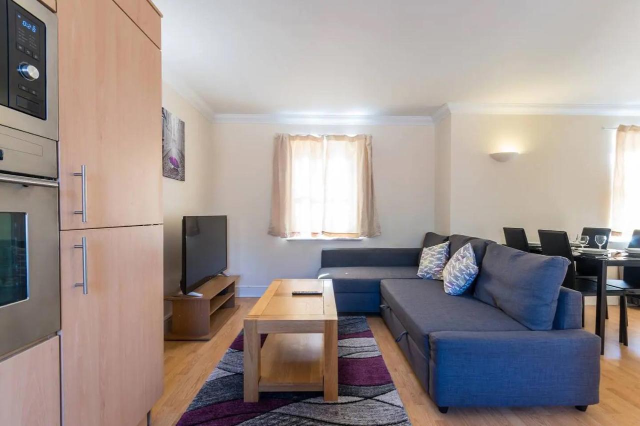 Godwin Court Apartments Swindon Esterno foto