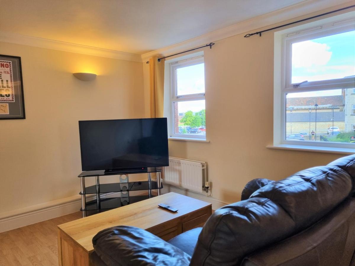 Godwin Court Apartments Swindon Esterno foto